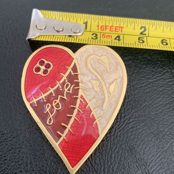 Vintage 1980s Stitched Heart Lapel Pin - Enamel Love Brooch - Picture 8 of 9
